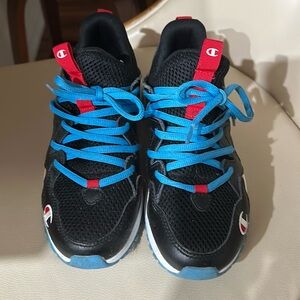 Boys Champion Shoes Size 5Y